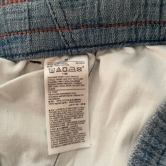 Old Navy Men’s shorts Size Medium Nice Used Condition - Picture 4 of 4